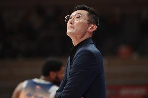 电子竞技-新疆落位第五！刘炜：我们在思想上有问题 希望季后赛越打越好