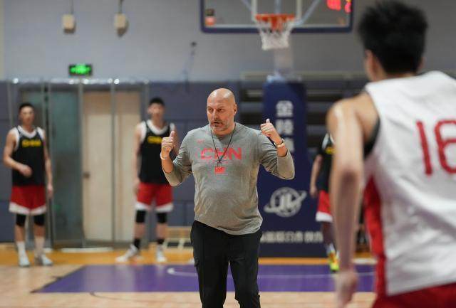 九游娱乐-20分大胜佛得角！乔帅令中国男篮改头换面